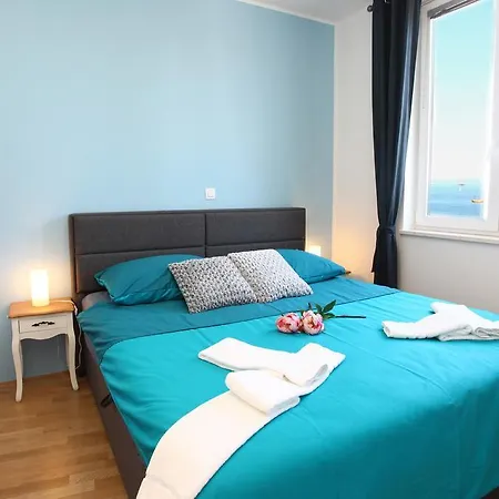 Apartma San Simon S Pogledom Na Morje - San Simon Sea View Ll إيزولا