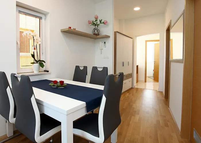 San Simon Sea View Ll Apartment Izola